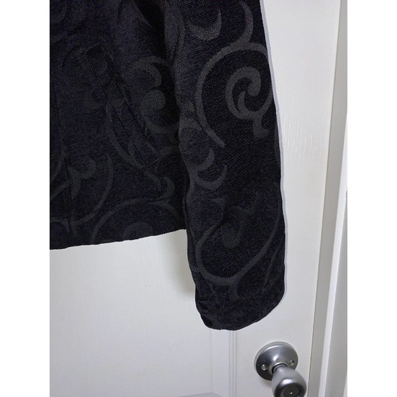 Croft & Barrow Floral Embossed Black Long Sleeve Velvet Jacket Size M Button Top - Picture 6 of 16